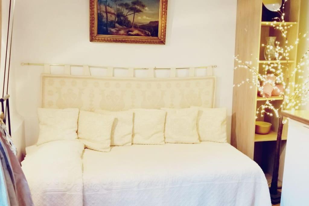Small Luxurious Room In The Heart Of Saint Germain Paris Exterior foto